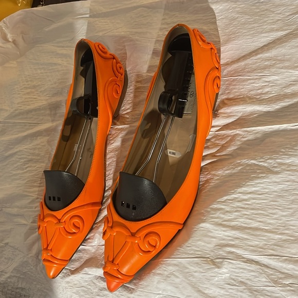 Valentino Orange Luxury Dress Shoes. Beautiful Condition 8.5 - Picture 6 of 6